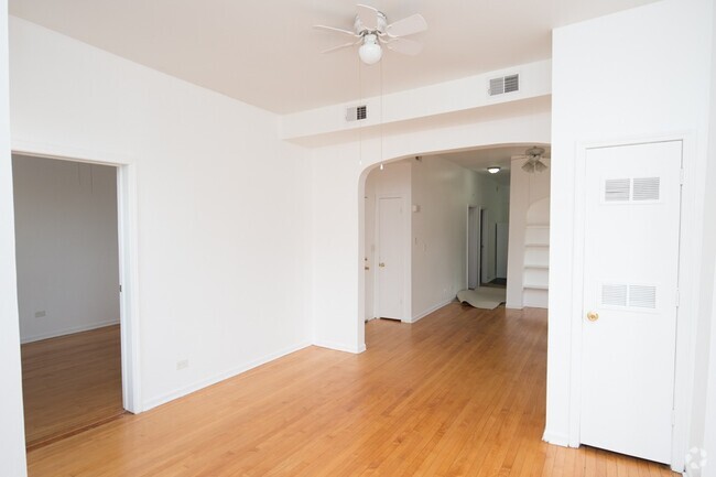 Building Photo - 3625 W Wrightwood Ave Unit G03C Rental