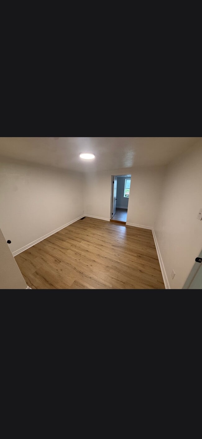 Photo - 12 Kuntz St Unit 12