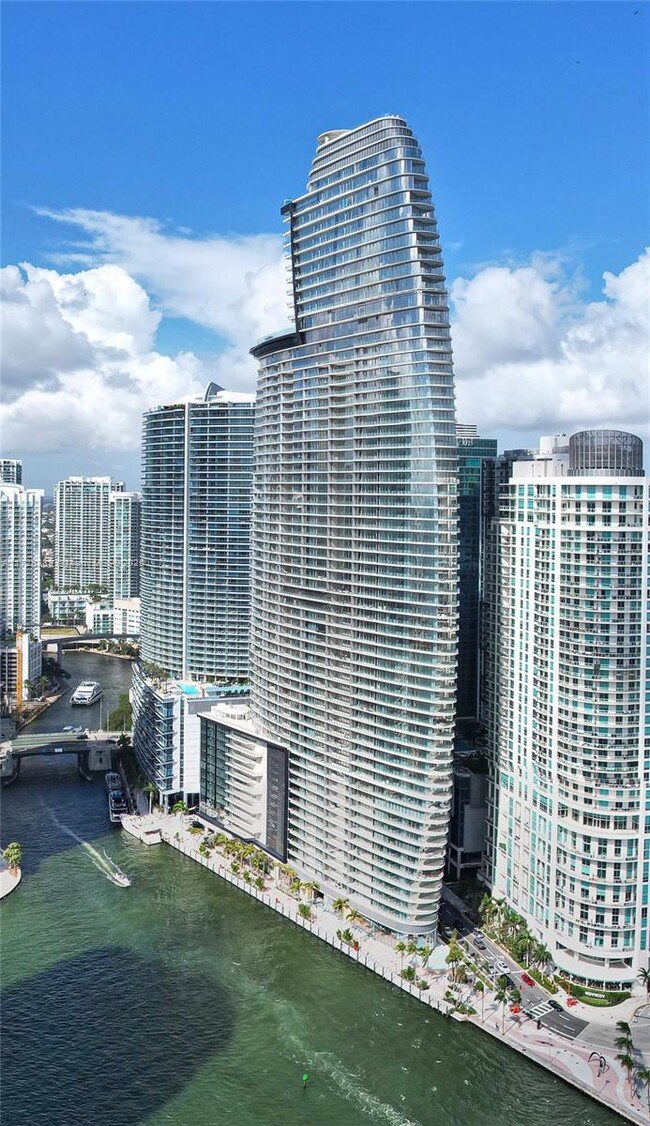 Photo - 300 Biscayne Blvd Way Unidad 2809 Rental