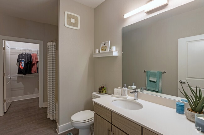 1BR, 1BA, Model - 100SF, Bath