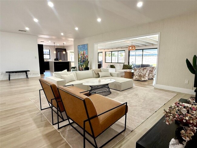 Photo - 325 NE 121st Terrace