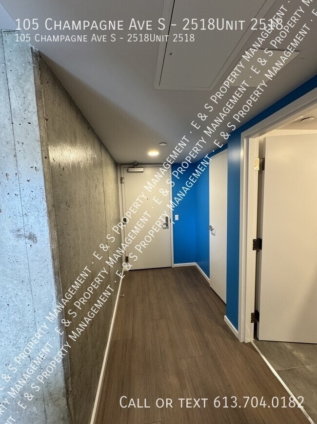 Photo - 105 Champagne Ave S