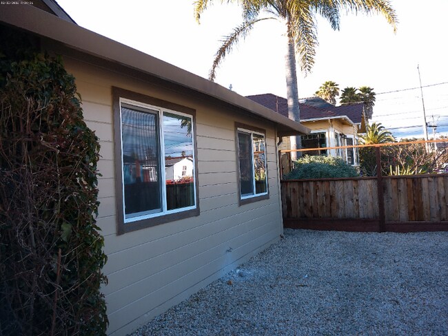 Photo - 711 Cayuga St