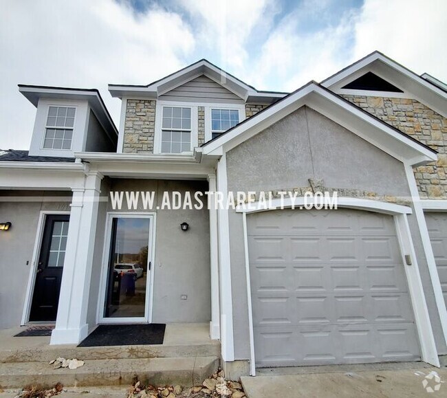 Building Photo - Very Spacious Townhome in West Olathe-Avai...