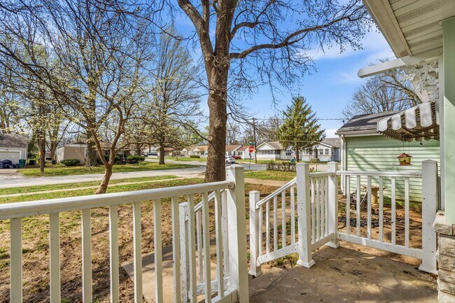 Photo - 3 bedroom 1 bath 1 car garage- newly renovated!