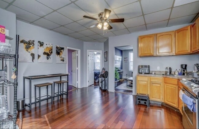 Photo - 128 W 20th St Unit 2R