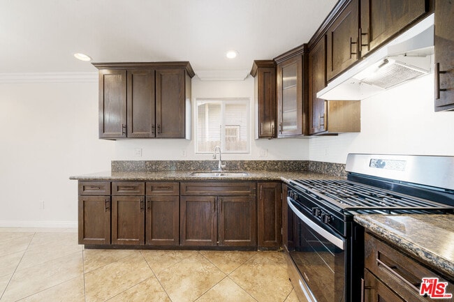 Photo - 838 E 80th St Unit 838