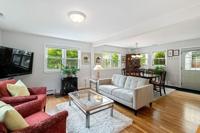 Photo - 45 Magoun St