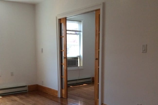 ACCESO DESDE LA SALA DE ESTAR AL DORMITORIO - 151 Fairmount Ave Unidad #4