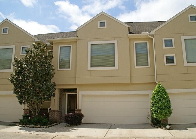 Building Photo - 3815 Center Plaza Dr Rental