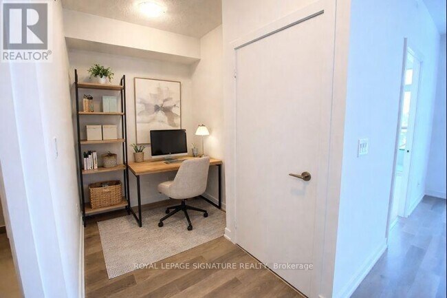 Photo - 1603 Eglinton Ave W Unité 413