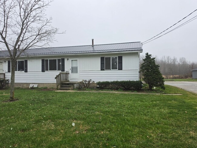 Building Photo - 3-Bedroom 2 Bath Duplex. Ravenna Ohio.