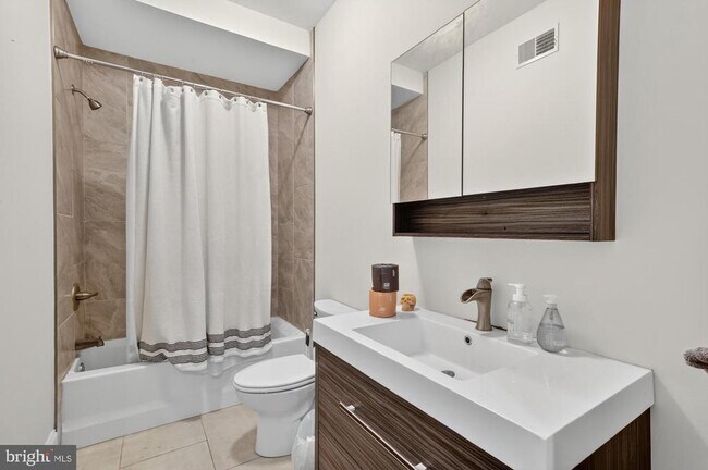 Photo - 946 N 2nd St Unit 5