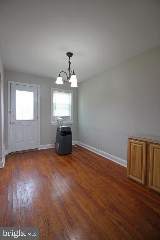 Photo - 529 Parksley Ave