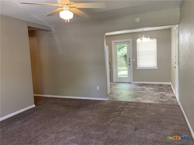 Photo - 914 Chalk St