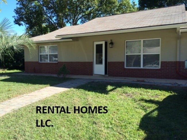 Building Photo - Beautiful Single Family Home with 1,585 total square feet, Remodeled a few years Ago