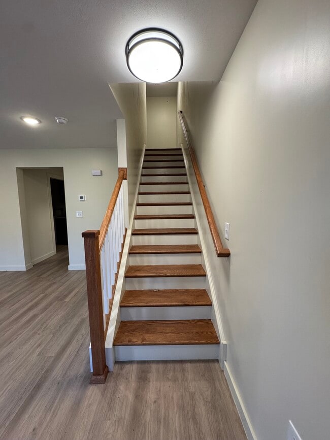 Photo - 6 Locust Ave