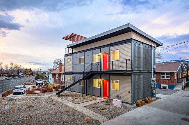 Building Photo - 451 Holcomb Ave Unit B