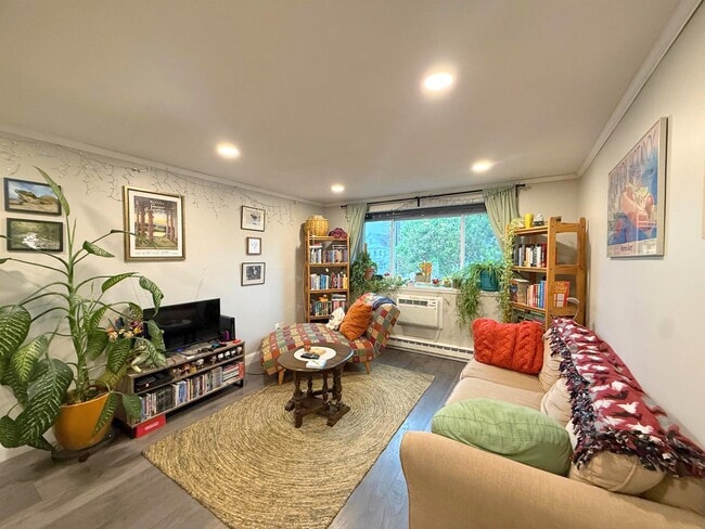 Photo - 326 Broadway Unit 19