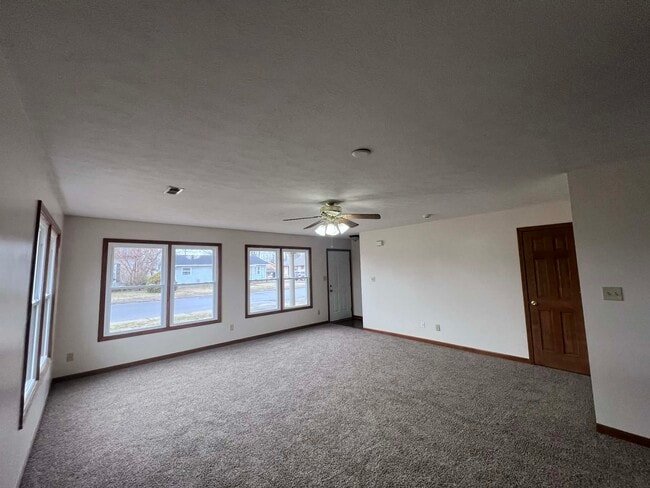 Photo - 10 E Poston Rd