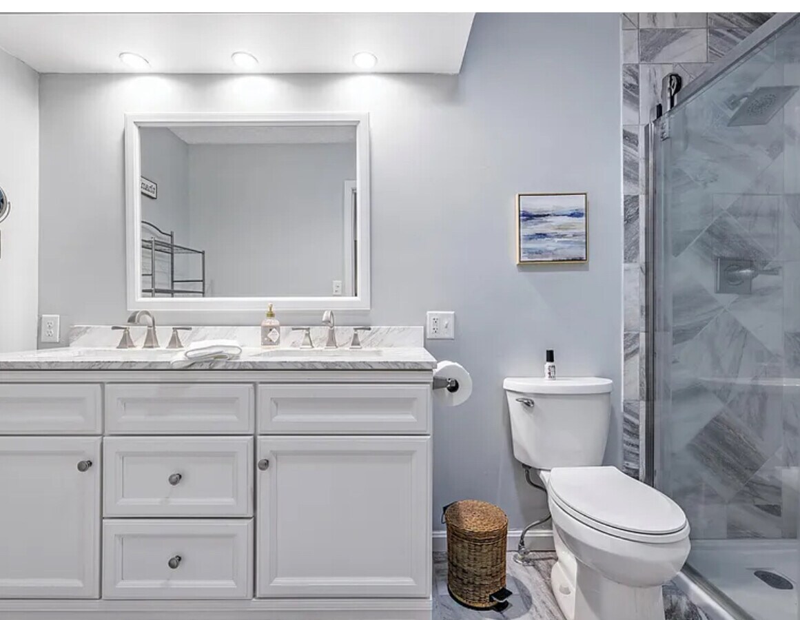 Baño principal - 9473 S Pointe Retreat Dr Unidad 21-9473