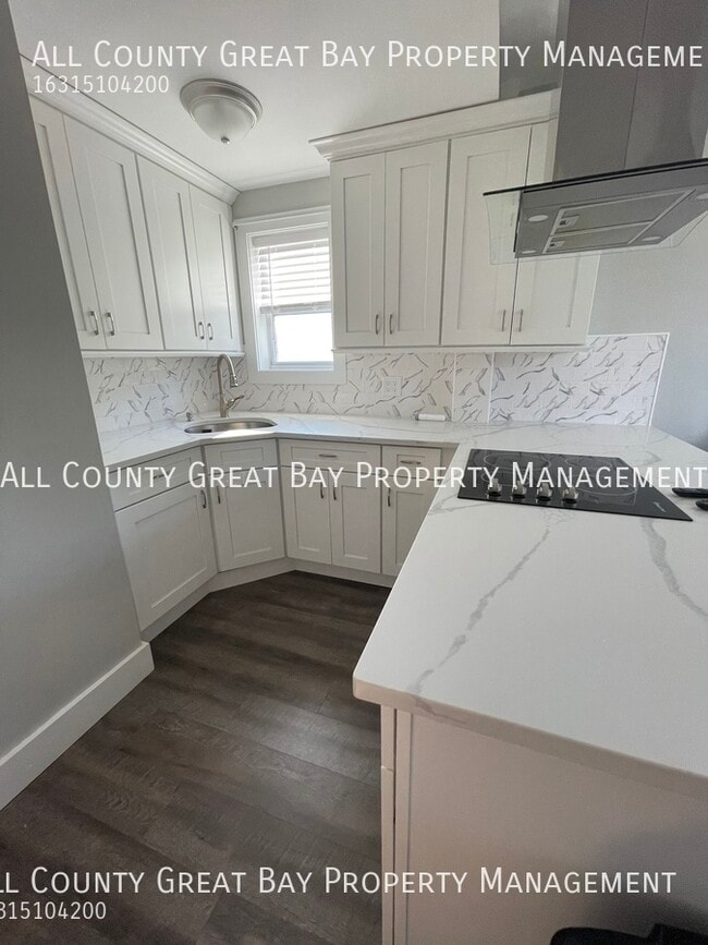 Photo - 184 E Main St