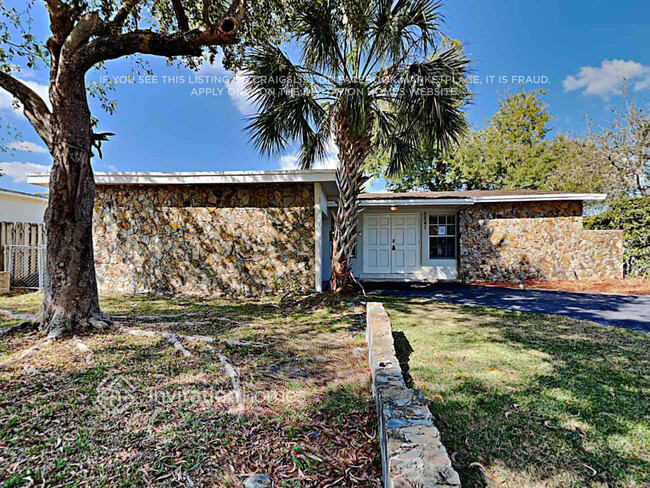 Photo - 8841 NW 21st Manor Casa