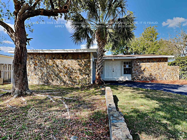 Building Photo - 8841 NW 21st Manor Rental