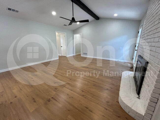 Photo - 608 High Meadow Dr House
