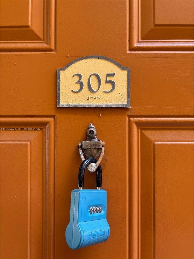 Building Photo - 7630 Westwood Dr Unit 305