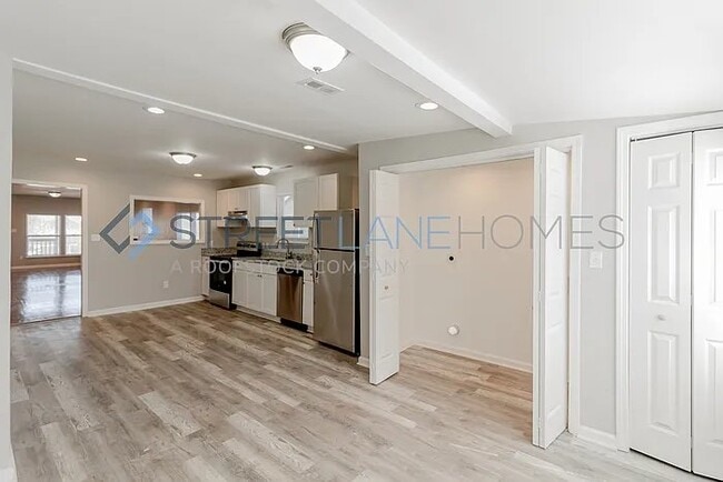 Photo - 3237 Beech Ave SW