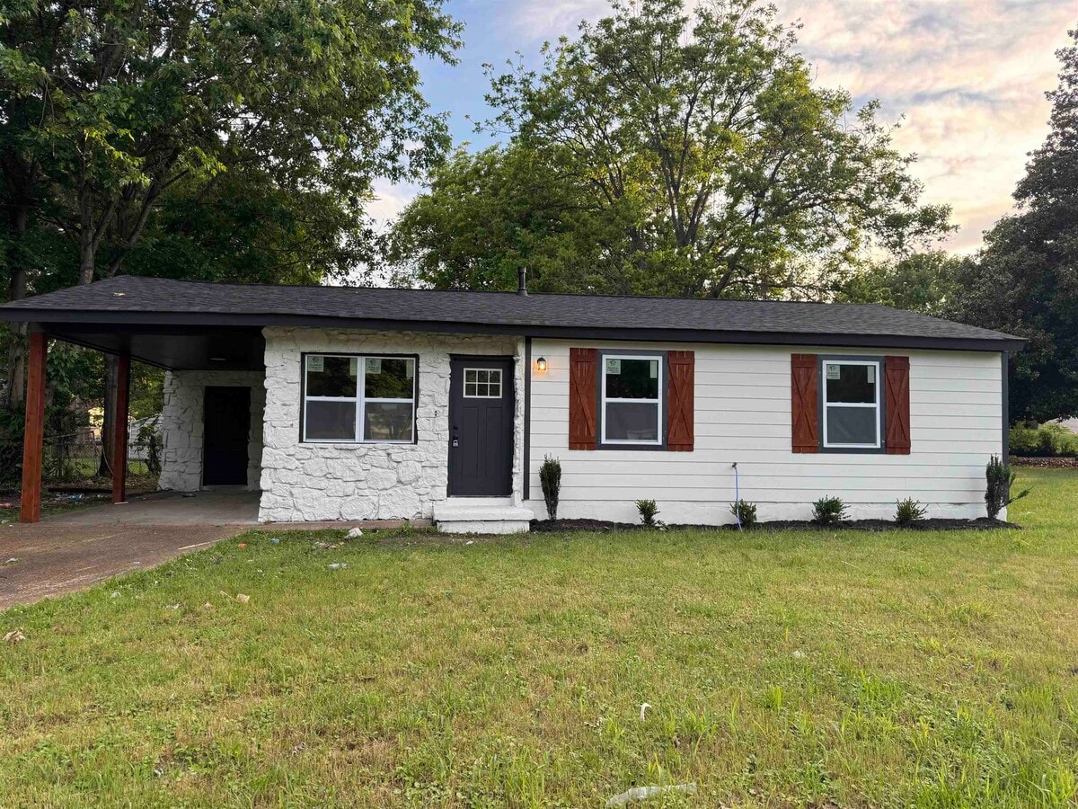 Photo - 385 Fitzgerald Dr