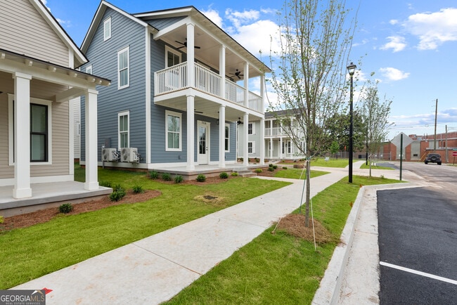 Photo - 711 Jefferson St