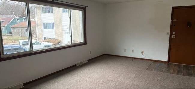 Photo - 906 5th Ave S