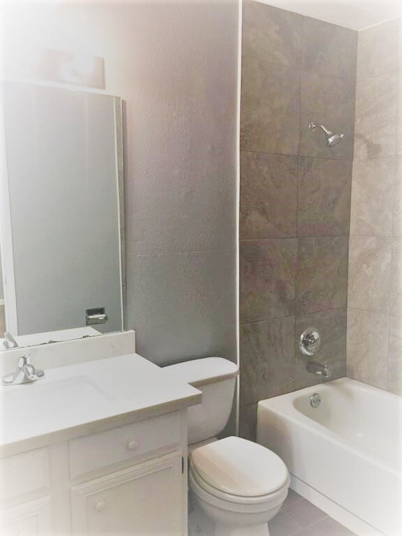 Photo - 2025 Augusta Dr