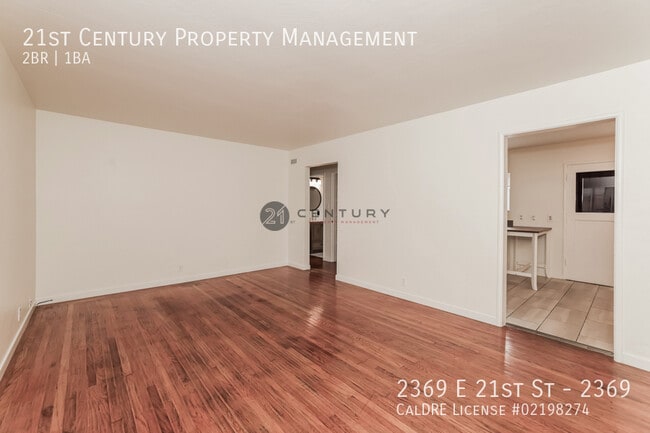 Photo - 2369 E 21st St Unidad 2369