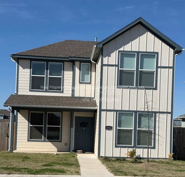 Building Photo - 4802 W Planetree St