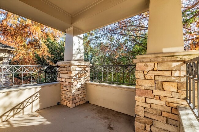 Photo - 15 Scarlet Woods Ct