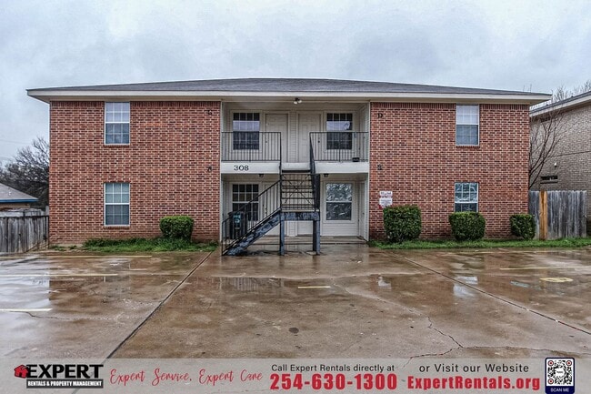 Photo - Spacious 3BR/2BA Fourplex with Private Backyard Unidad 308 S 40th -  A