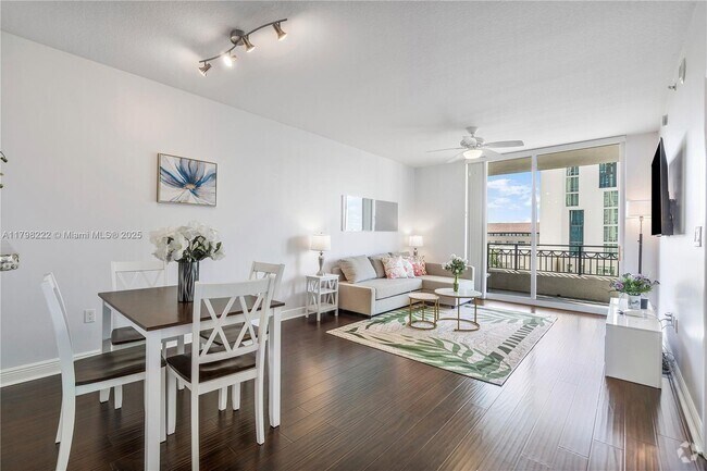 Building Photo - 550 Okeechobee Blvd Unit 521 Rental