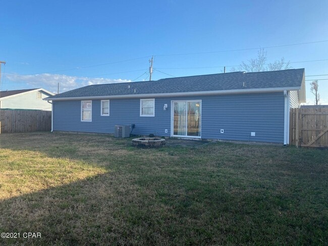 Photo - 610 E Pine Forest Dr