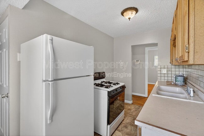 Photo - 257 Glen Garry Rd