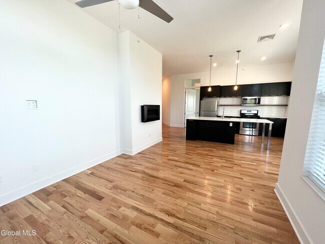 Photo - 308 Excelsior Ave Unidad 407