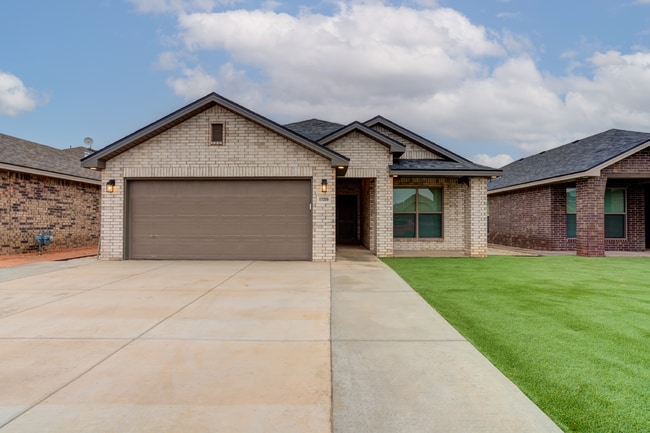 Building Photo - 4 Bed 2 Bath Home in South Lubbock! Extend...