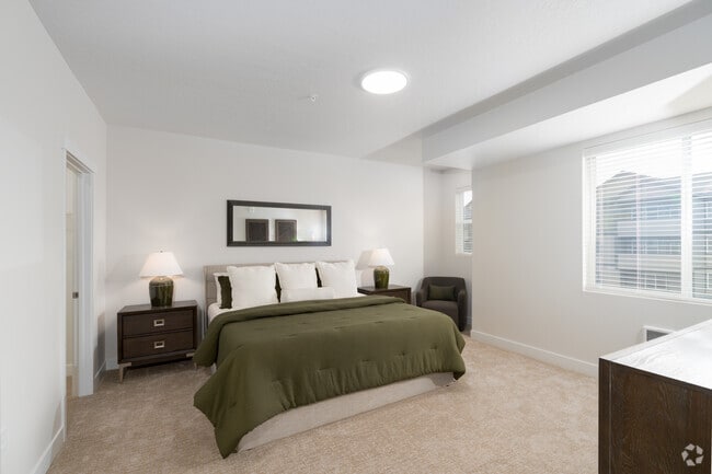2BR, 2BA - 1293SF - Bedroom