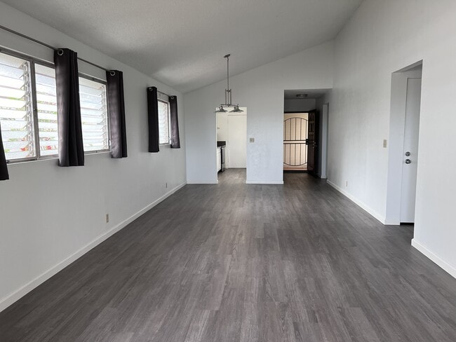 Photo - 94-693 Kamalo St