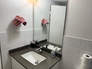 Photo - 639-639 Constance Ave