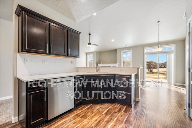 Photo - 2631 E Red Garnet St