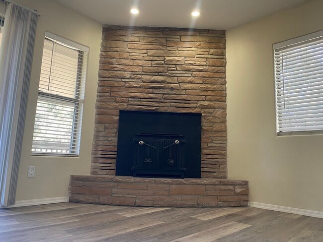 Photo - 542 E Juniper Dr