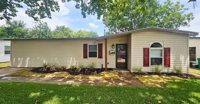 Building Photo - 902 Jardin Dr Rental